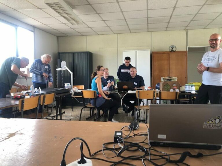 Photo des réparateurs du repaircafé de Moncheaux